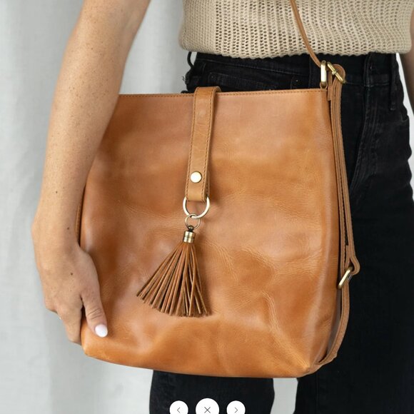 Elevate Mini Slingback Bag  2-in-1 Convertibe Leather Crossbody Backpack - Picture 3 of 14